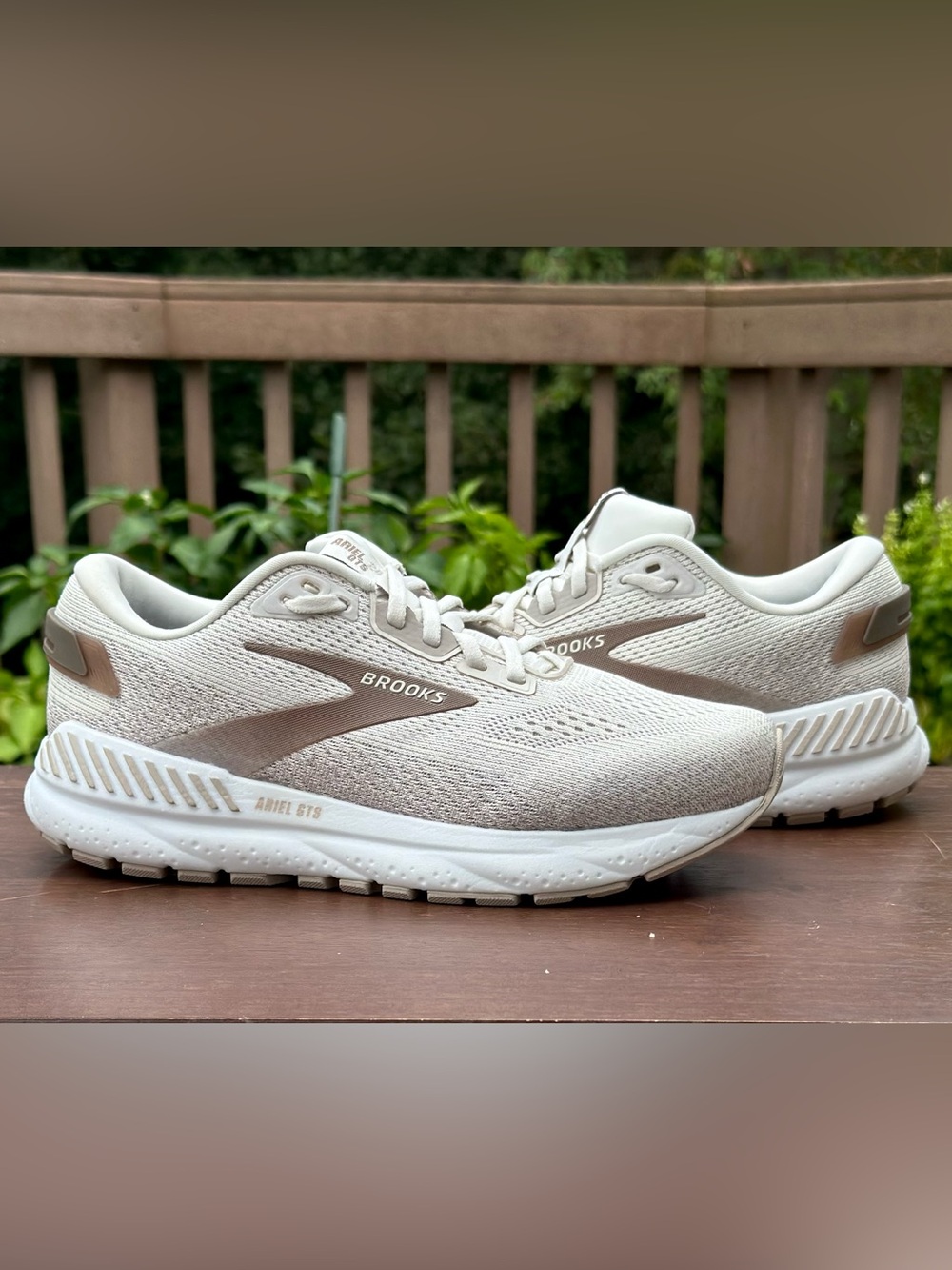 Brooks Ariel GTS 24 Coconut Chateau Portabella Women’s Size 8 Wide D 1204141D135